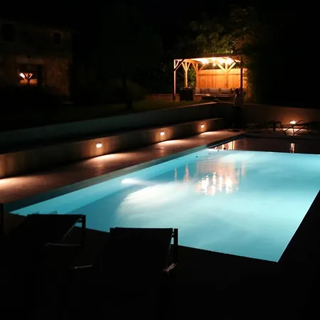 Miramont-de-quercy Sleeps 8 Pool Wifi Villa Miramont-de-Quercy