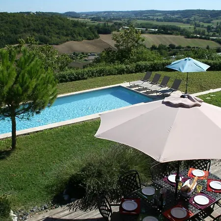 Miramont-de-quercy Sleeps 8 Pool Wifi Villa Miramont-de-Quercy