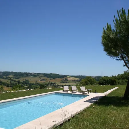 Miramont-de-quercy Sleeps 8 Pool Wifi *